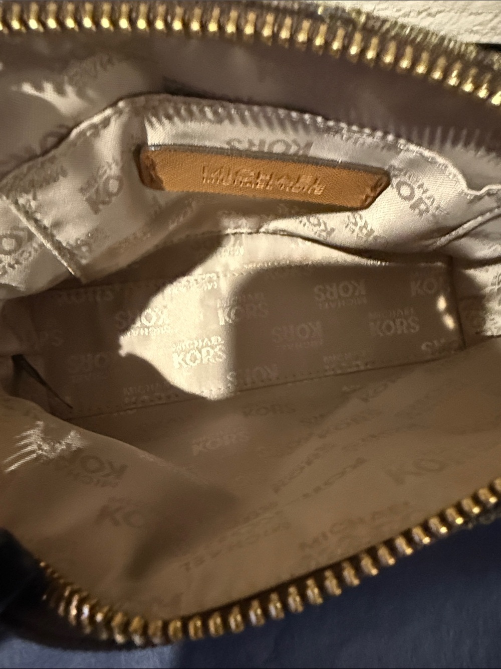 Michael Kors Travel Bag - Picture 4 of 6